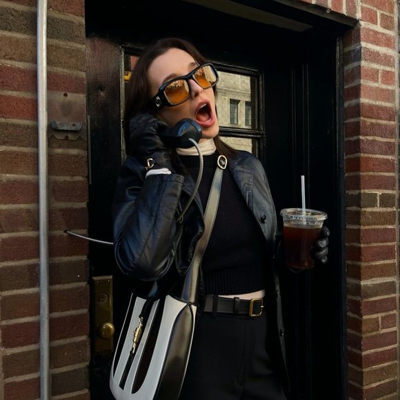 HungerGamesHunterSchafer~EmmaChamberlainINDIVIDUALIST STYLES AND A WORLD TO COME - Picture 2 of 14